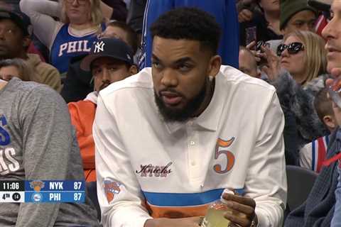 Karl-Anthony Towns changes into Knicks gear after getting roasted for wearing Eagles sweater