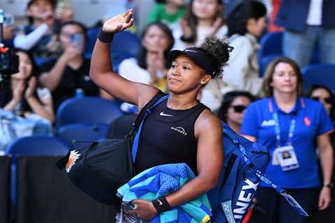 Naomi Osaka stops playing Australian Open match because of  injury