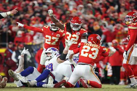 Chiefs’ Drue Tranquill dunks on Dave Portnoy after Barstool founder loses $1 million Super Bowl bet