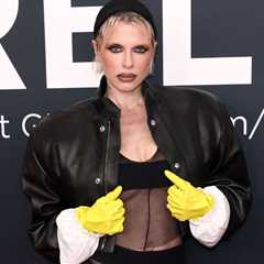 Kitchen Gloves by Julia Fox Shine in Her Grammys 2025 Look