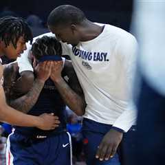 Houston coach Kelvin Sampson consoles crying Gonzaga star Khalif Battle after March Madness crusher