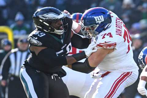 Giants re-sign offensive lineman Greg Van Roten in eyebrow-raising move