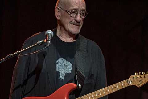 Hospitalized Dave Mason Faces Serious Infection Challenges