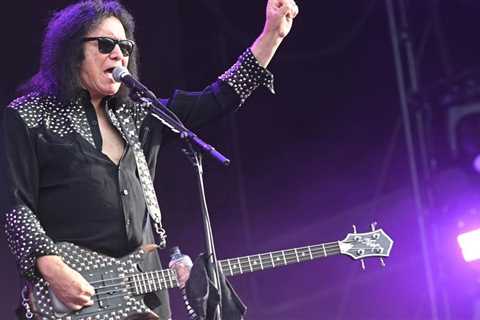 Gene Simmons Back Performing Live: “I Couldn’t Stay Away”