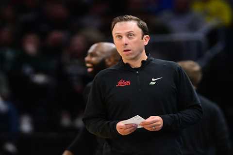Richard Pitino expected to take Xavier coaching job to join father Rick in Big East