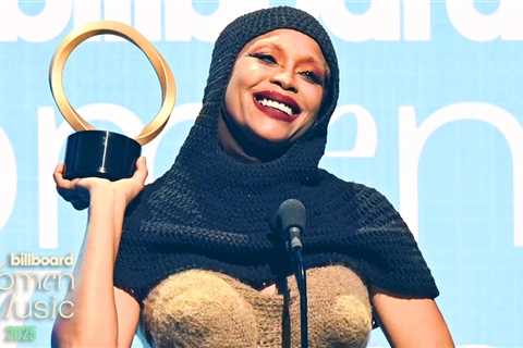 Erykah Badu Accepts the Icon Award | Billboard Women In Music 2025
