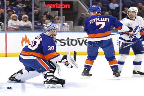 Listless Islanders suffer sixth straight loss in latest flop against Lightning