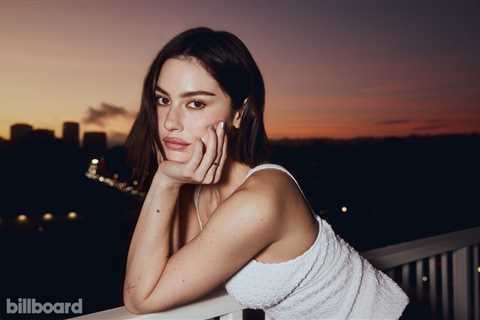 Gracie Abrams’ ‘That’s So True’ Hits No. 1 on Billboard’s Adult Pop Airplay Chart