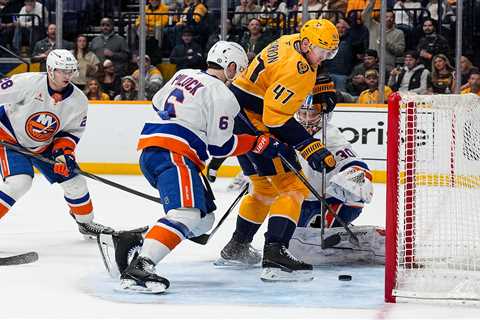Islanders blow late lead, lose overtime crusher to Predators with season on brink