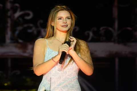 Lana Del Rey Says Her Album Is Coming Late & She’s Changing the Title