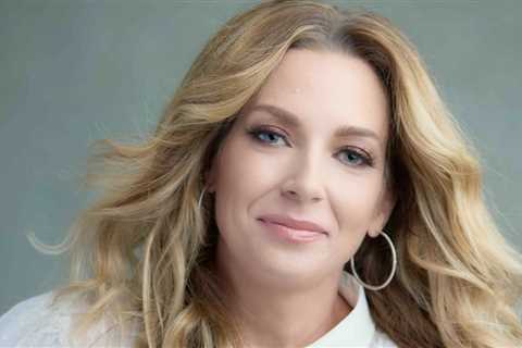 Girlilla Marketing Founder/CEO Jennie Smythe Relates Life and Career Lessons in New Book,..