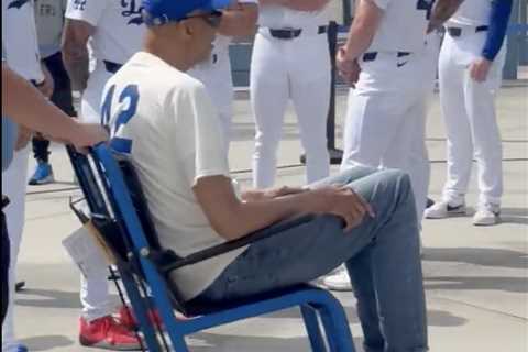 Kareem Abdul-Jabbar worries fans with wheelchair appearance at Jackie Robinson Day