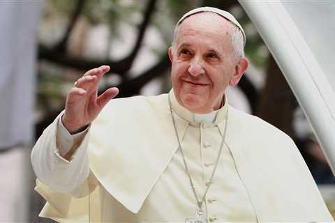 Sebastian Yatra, Gloria Estefan & More Latin Artists Remember Pope Francis After His Death