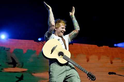 Ed Sheeran Sings Unreleased Song ‘Old Phone’ & ‘Stick Season’ With Noah Kahan at Nashville Pub