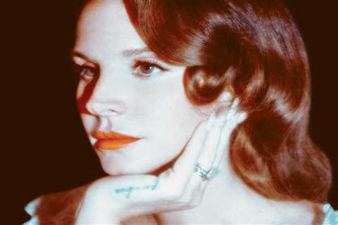 Lana Del Rey Proves She Was Always (And Also Never) Country With Stagecoach Festival Performance