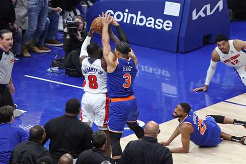Pistons coach livid over controversial no-call as ref admits Knicks fouled on final Game 4 shot
