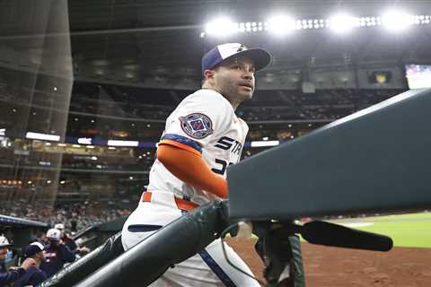 Astros’ Jose Altuve asks out of leadoff to have more time returning from left field