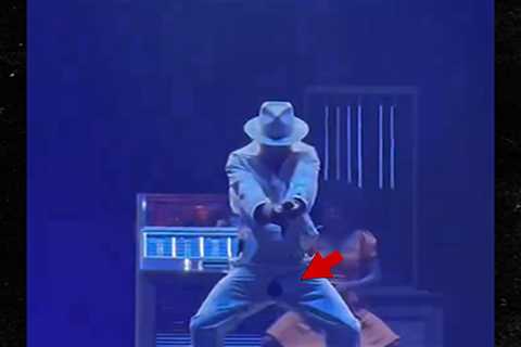 Singer Rauw Alejandro's Pants Split Open Onstage Mid-Performance, on Video