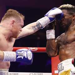 Canelo Alvarez beats William Scull to become undisputed champion again