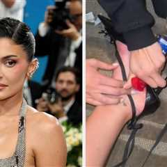 Kylie Jenner Took “Beauty Is Pain” To A New Level To Keep Her Heels On All Night At The Met Gala,..