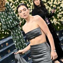 Lorde Reflects on Body Image Struggles & Eating Improperly ‘For Weeks’ Ahead of the 2021 Met Gala