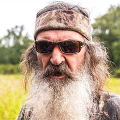'Duck Dynasty' Star Phil Robertson Dead at 79