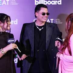 Miguel Bueno Explains Why Fans Are Connecting to “Solcito” | Premios Heat 2025