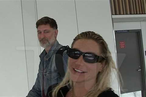 Kesha Spotted With Rumored BF, Says She's Just Using Him for Sex
