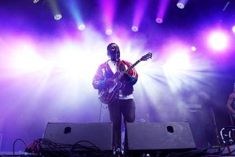 Bloc Party Announce 20th Anniversary Reissue of ‘Silent Alarm’