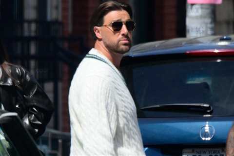 Travis Kelce Rocks Taylor Swift-esque Sweater For Photoshoot In NYC