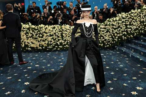 JENNIE Is a Classic Beauty in Chanel Tuxedo Gown at 2025 Met Gala