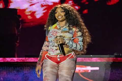 SZA Gives Free Tickets to Fan and Later Shouts Him Out on Stage
