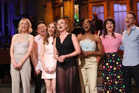 Scarlett Johansson Opens ‘SNL’ Season 50 Finale With Billy Joel-Inspired Musical Monologue: Watch