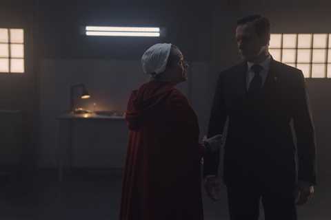 Taylor Swift Premieres ‘Look What You Made Me Do (Taylor’s Version)’ in ‘The Handmaid’s Tale’: Watch