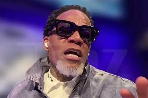 D.L. Hughley Thinks Trump Is Selling Out America While Enriching Himself