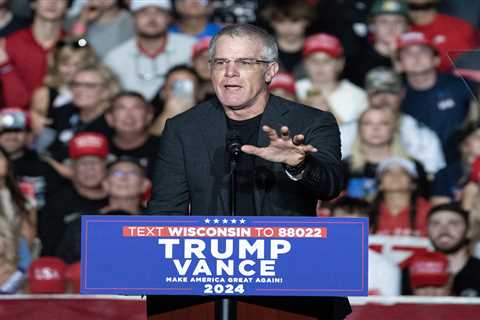 Brett Favre shares post saying Netflix ‘going after’ him for being ‘an outspoken Trump supporter’