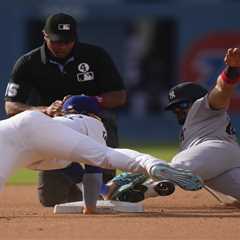 Jasson Dominguez exits game early with thumb injury in Yankees concern