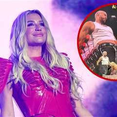 Kesha Mimics X-Rated Oral Sex With Banana on London Stage, on Video