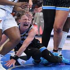 Courtney Vandersloot out for season with torn ACL in Sky injury crusher