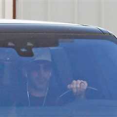Aaron Rodgers Puts Wedding Ring On Display In Return To California