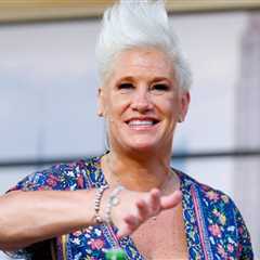 Food Network Star Anne Burrell Has Died At The Age Of 55