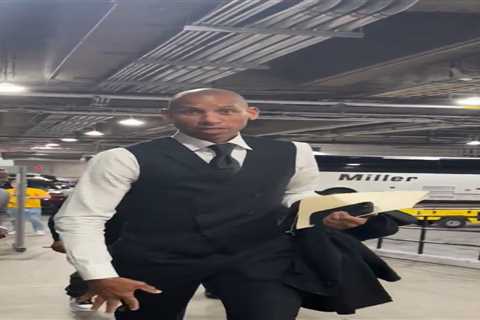 Reggie Miller’s Pacers bias reaches new heights with Game 6 arrival: ‘You know what time it is’