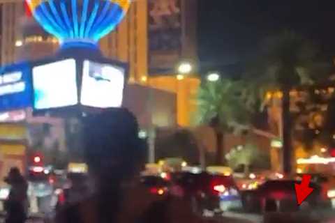 Gunman Executes Two People on the Las Vegas Strip, Video Shows
