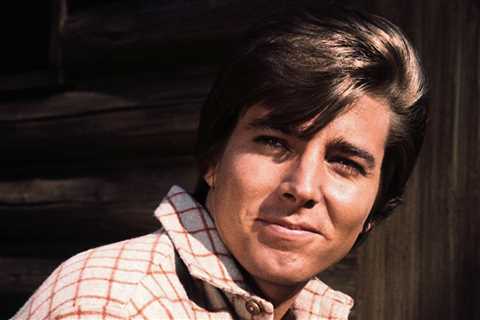 Teen Idol Bobby Sherman Dead at 81