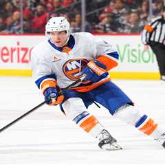 Islanders bolster defense by re-signing Tony DeAngelo right before NHL free agency opens