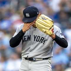 Yankees fall into first-place tie with Blue Jays as furious rally falls short in third straight loss