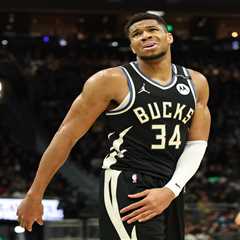 Sportsbooks make it clear on Giannis Antetokounmpo’s Bucks future as trade rumors swirl