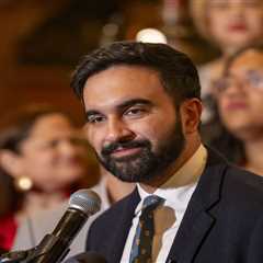Foul! Mets logo ‘illegally’ co-opted to boost socialist Zohran Mamdani