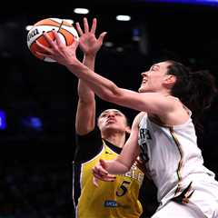 Breanna Stewart exits with lower leg injury in latest Liberty worry