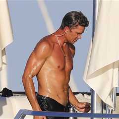 Tom Brady Shows Off Ripped, Dripping Wet Abs on Yacht
